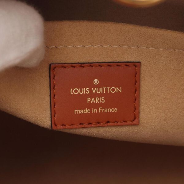 Louis Vuitton On My Side