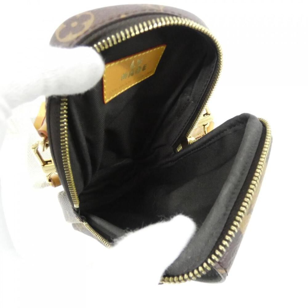 Louis Vuitton Shoulder Bags