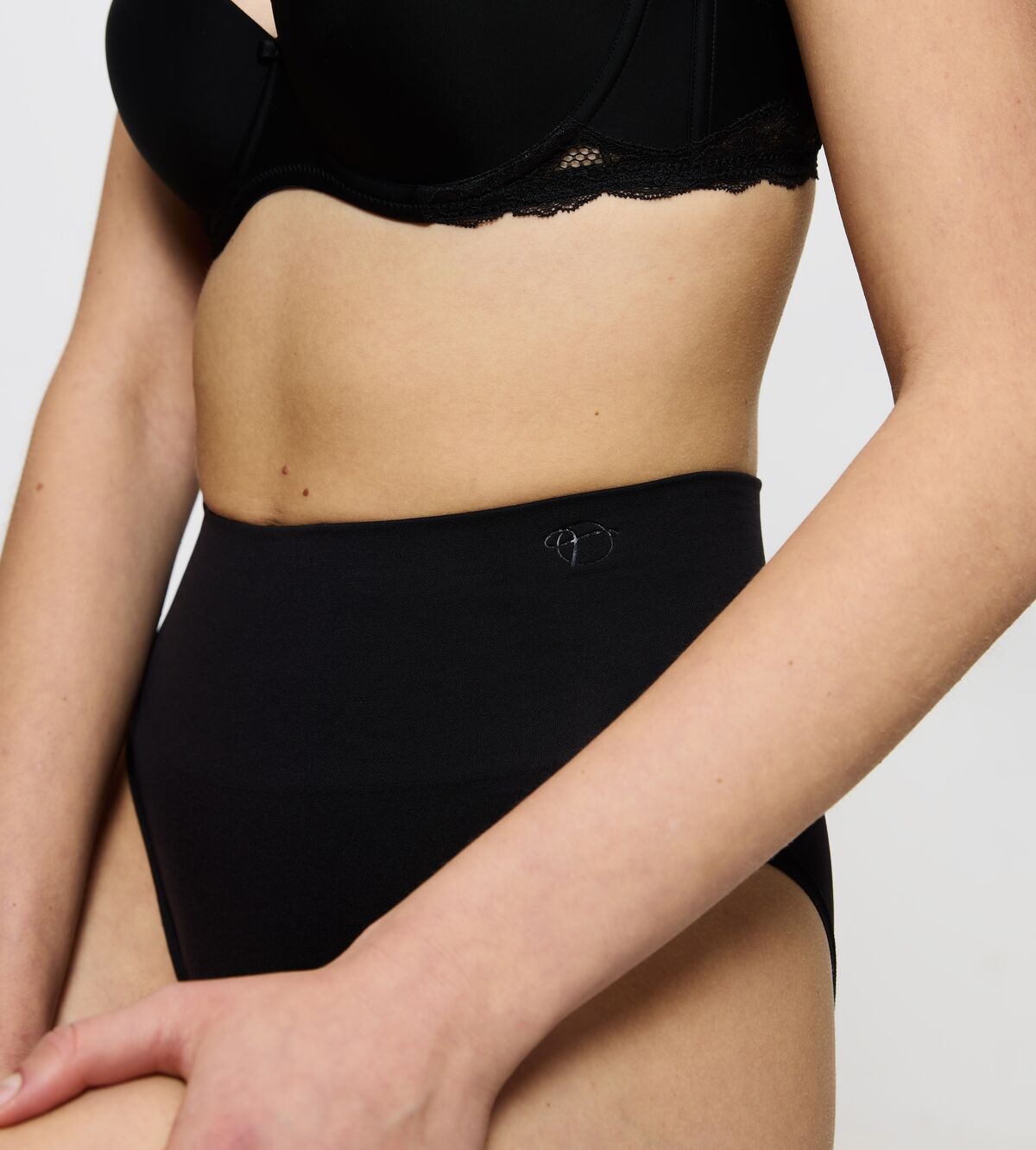 Triumph Soft Sculpt Bandeau String