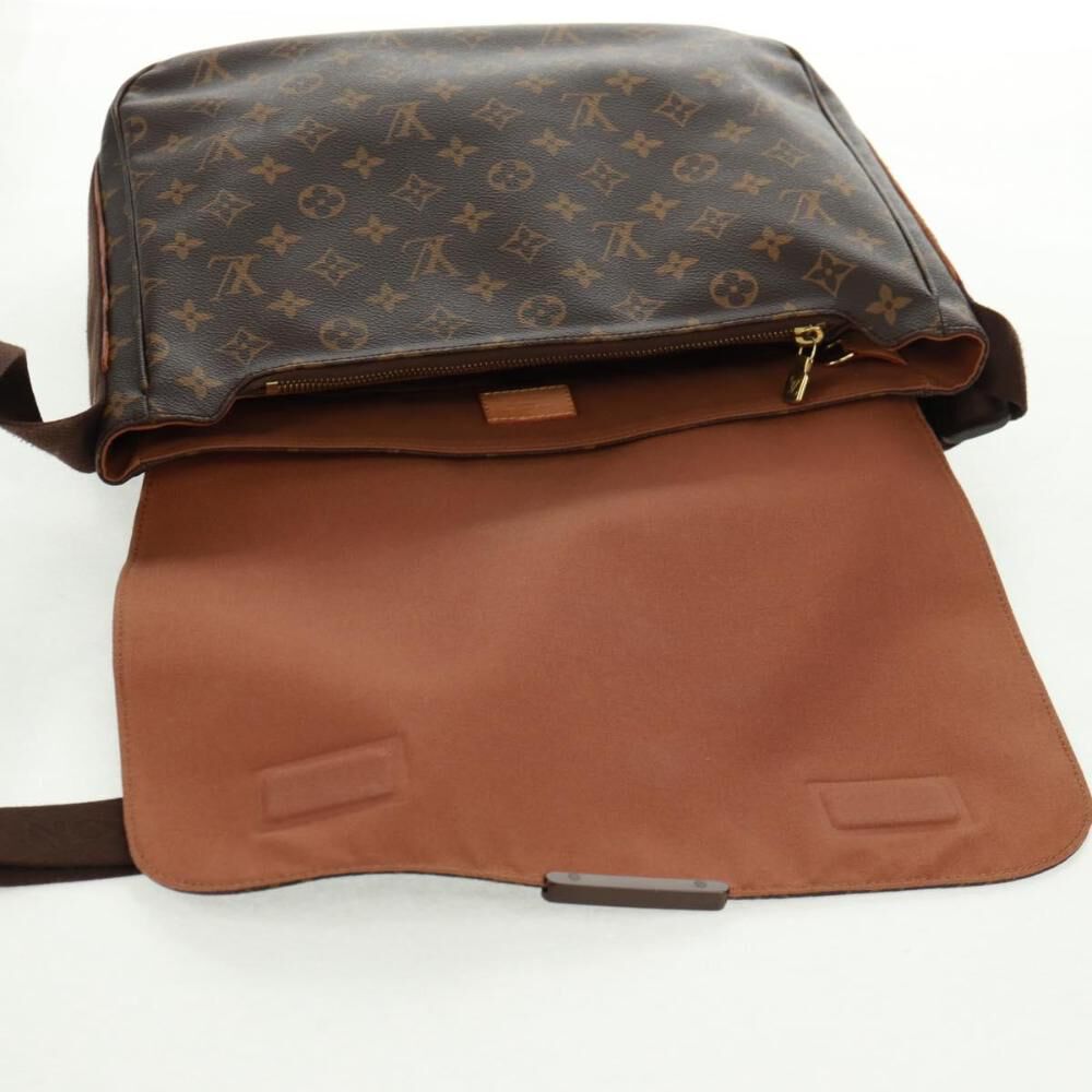 Louis Vuitton Messenger
