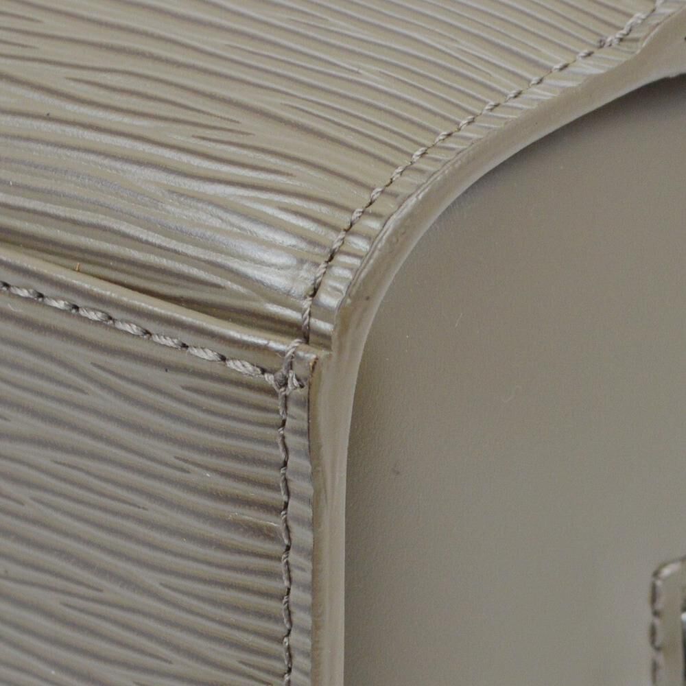 Louis Vuitton Pont Neuf