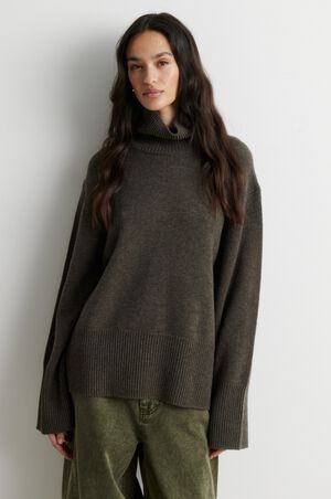 Alpha Knit T-Neck