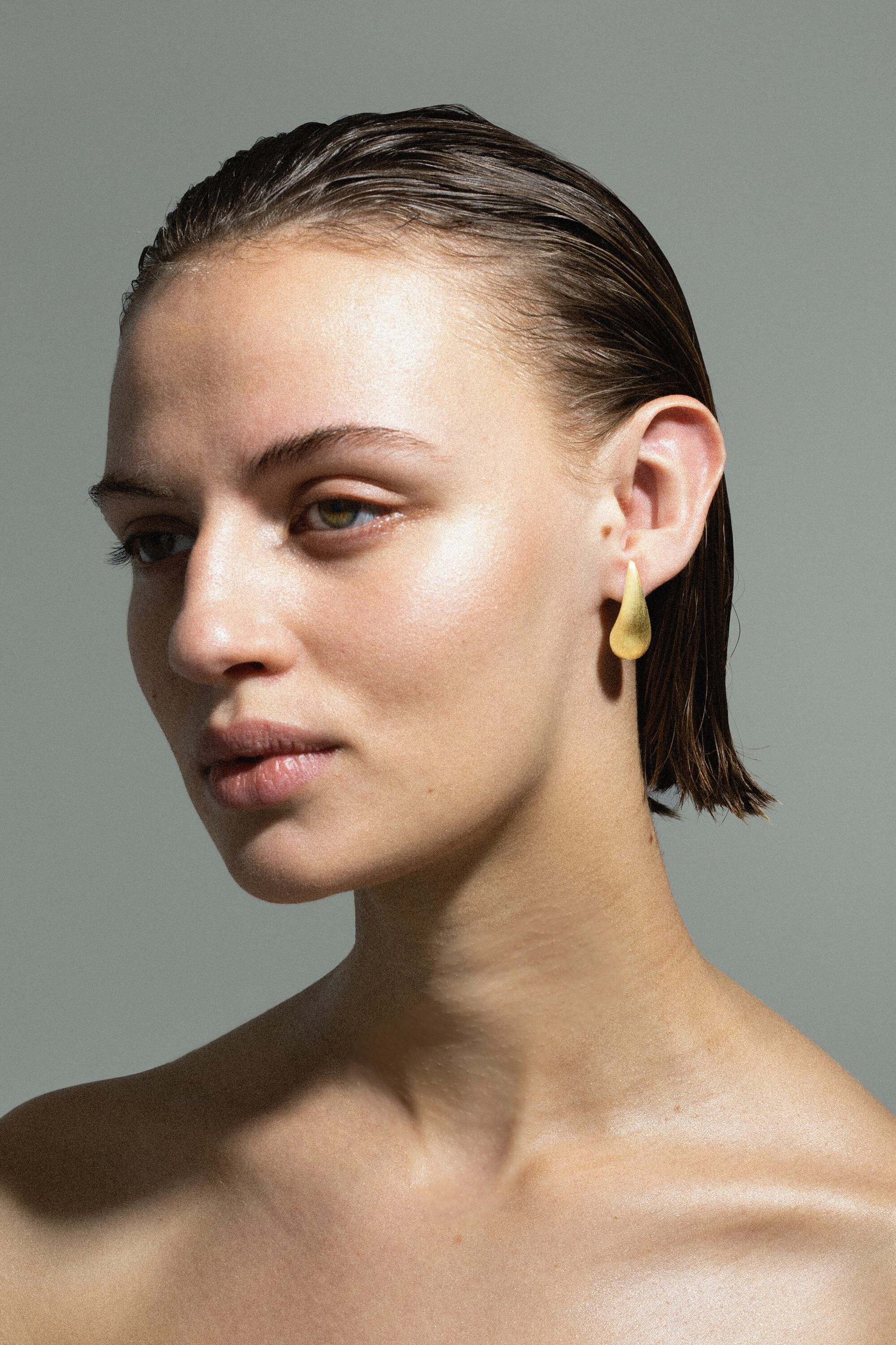 Mega Orbis Drop Stud