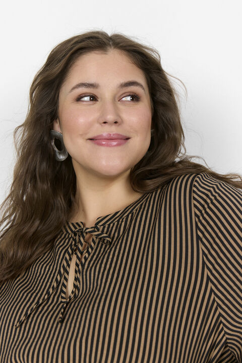 Curvy WA-GENTINA 4 Kjole Mørk sand