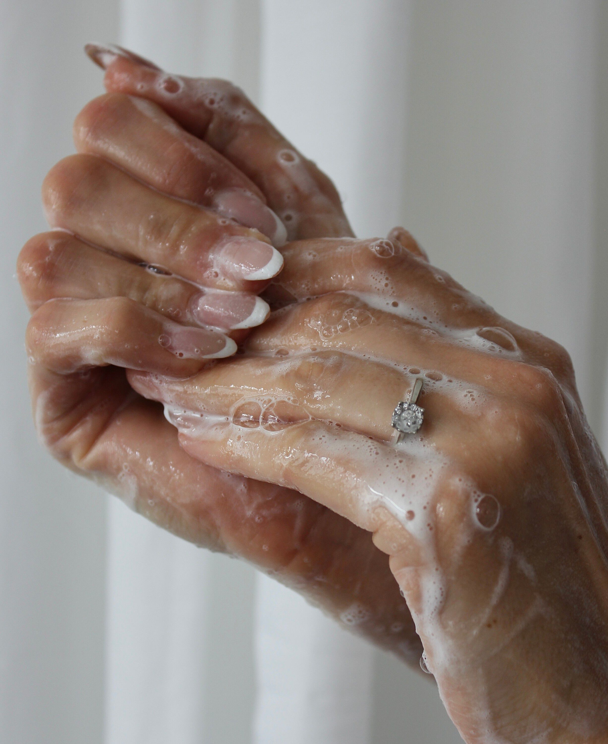 HANDS CLEAN Gentle Nourishing Hand Wash