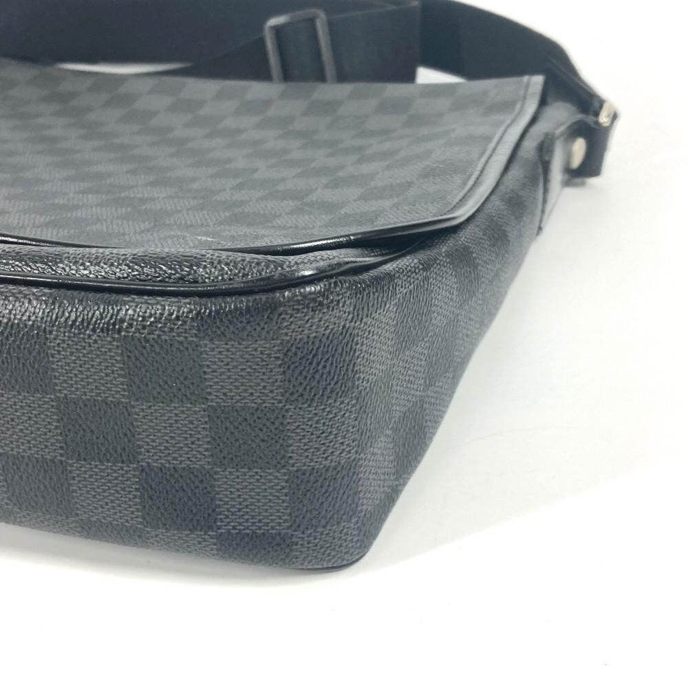 Louis Vuitton Messenger