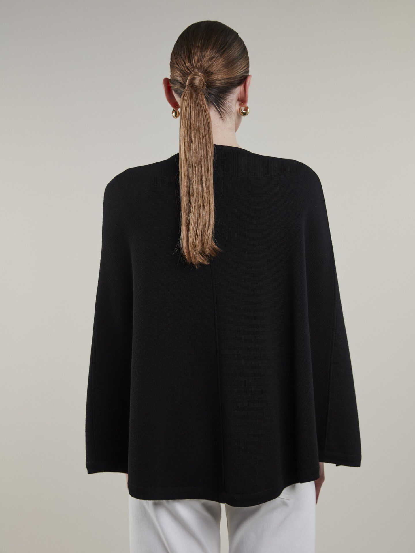 Mary Poncho, Knitted