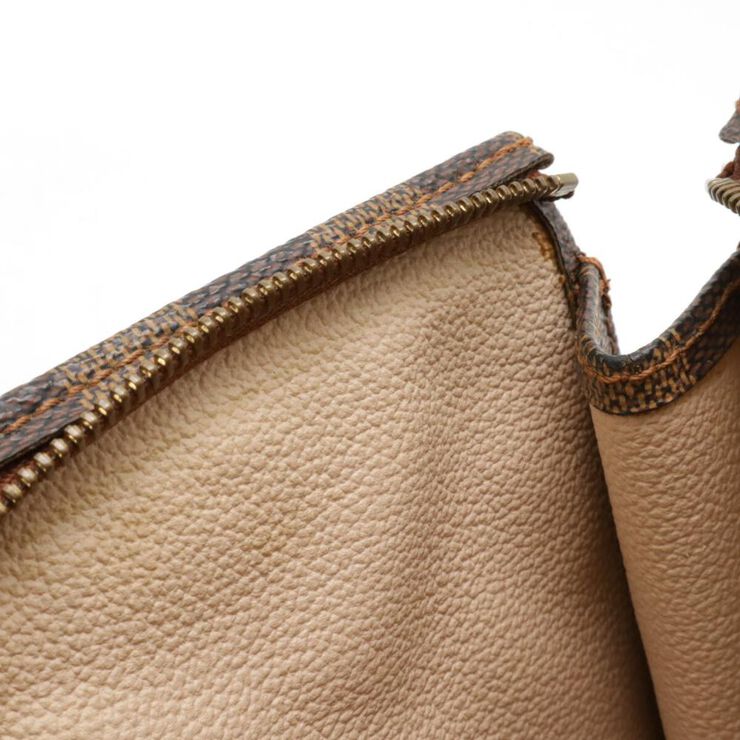 Louis Vuitton Poche Toilette