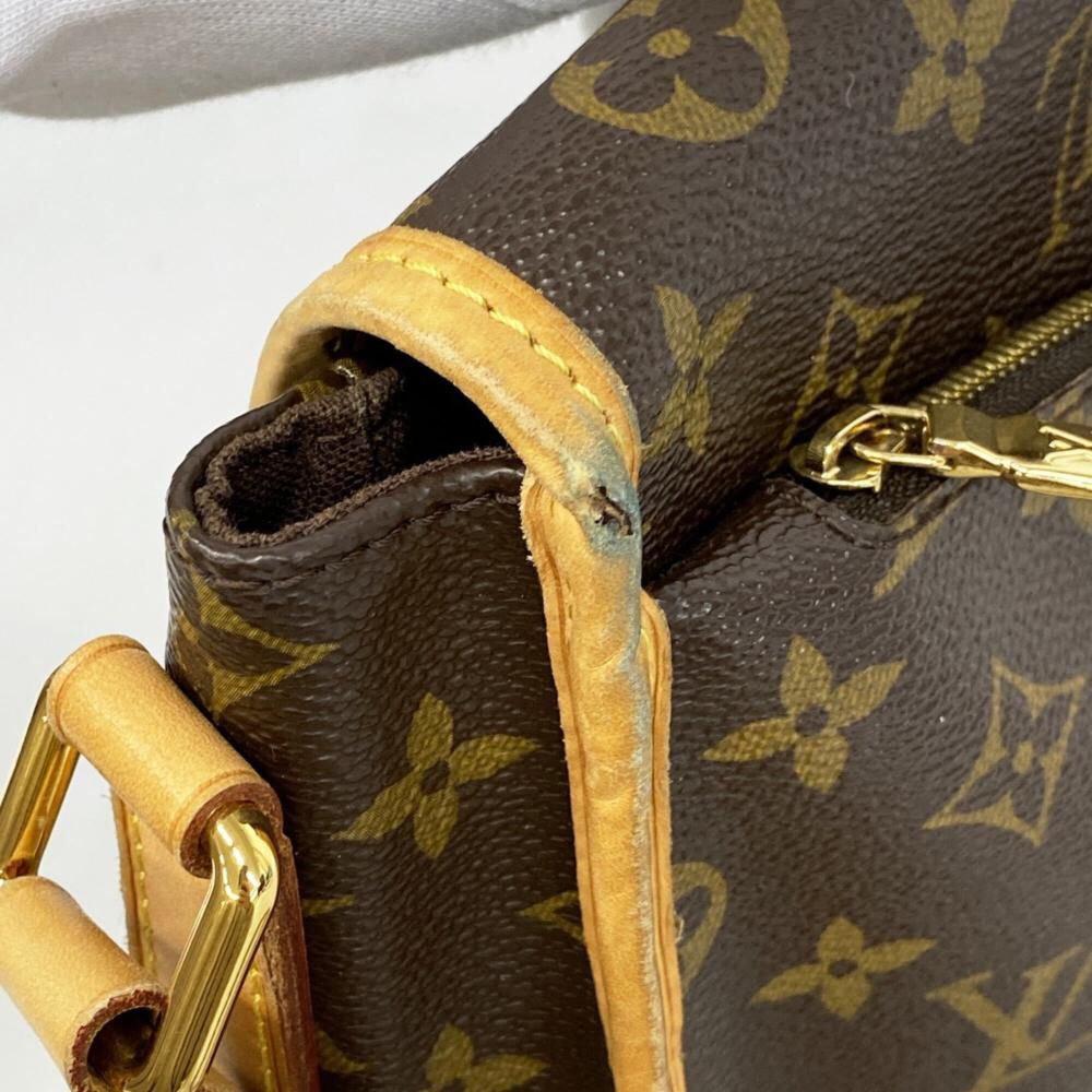 Louis Vuitton Shoulder Bags