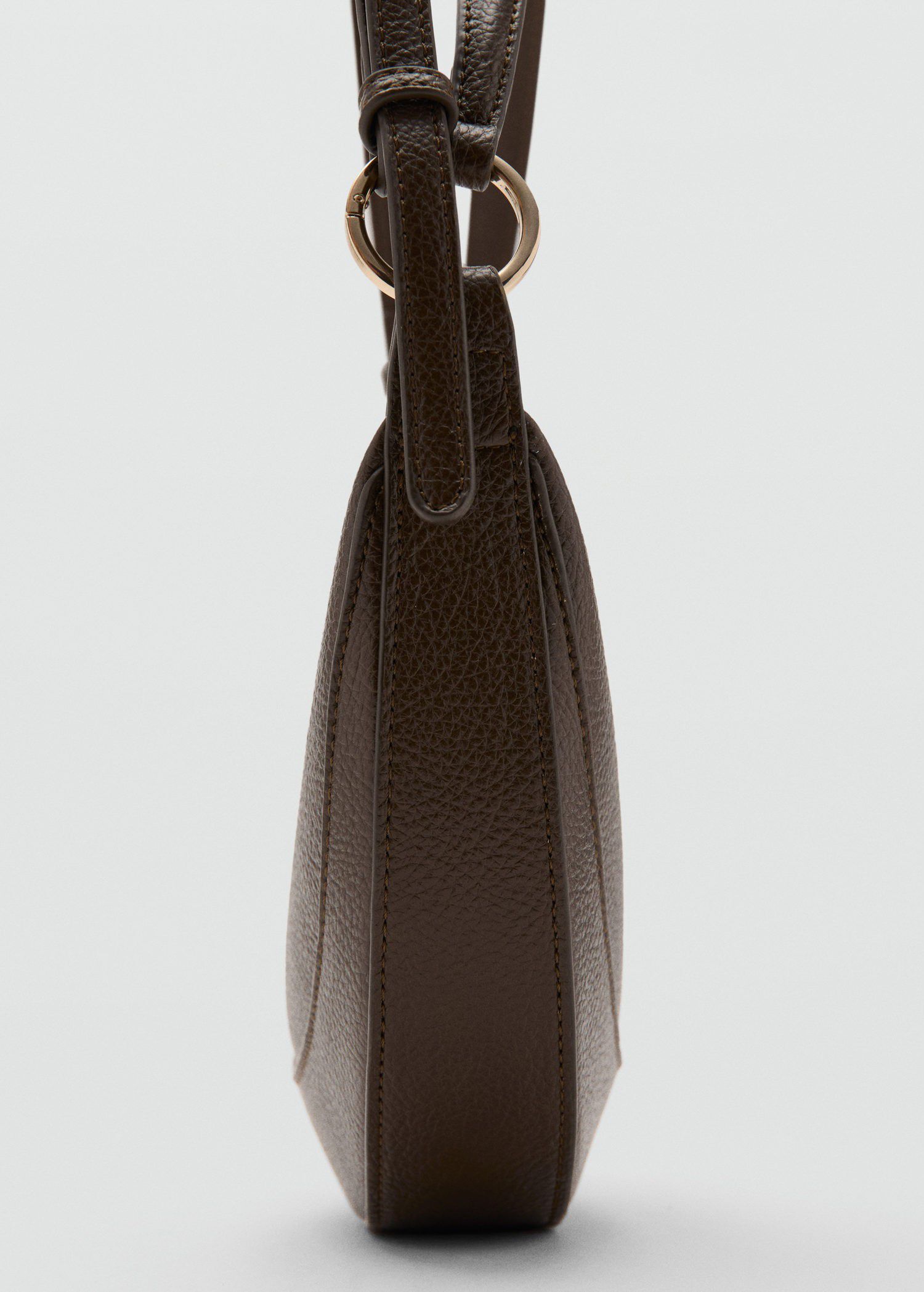 Oval shoulder bag