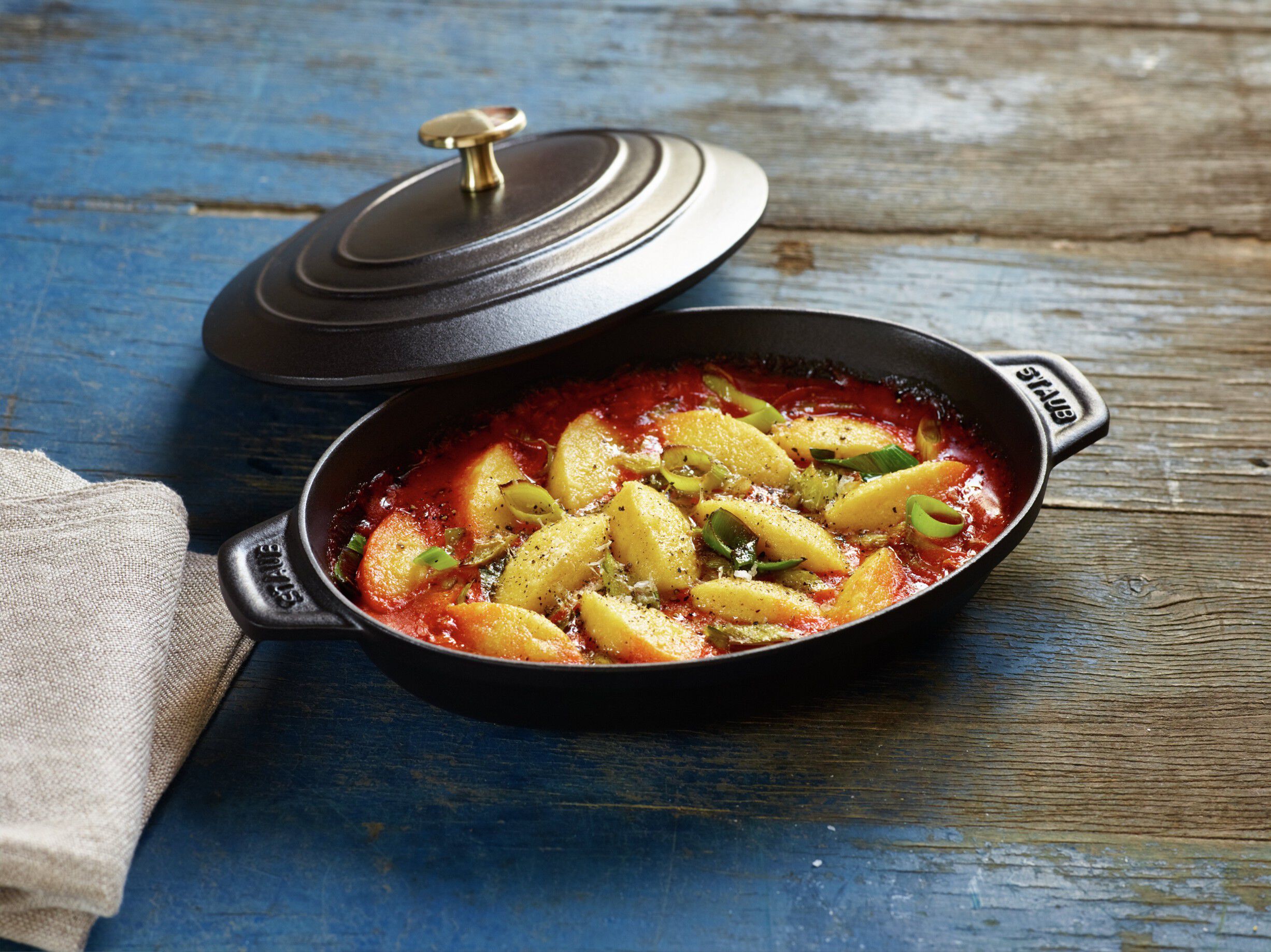 Specialities 23 cm, Ugnsform med lock, Svart