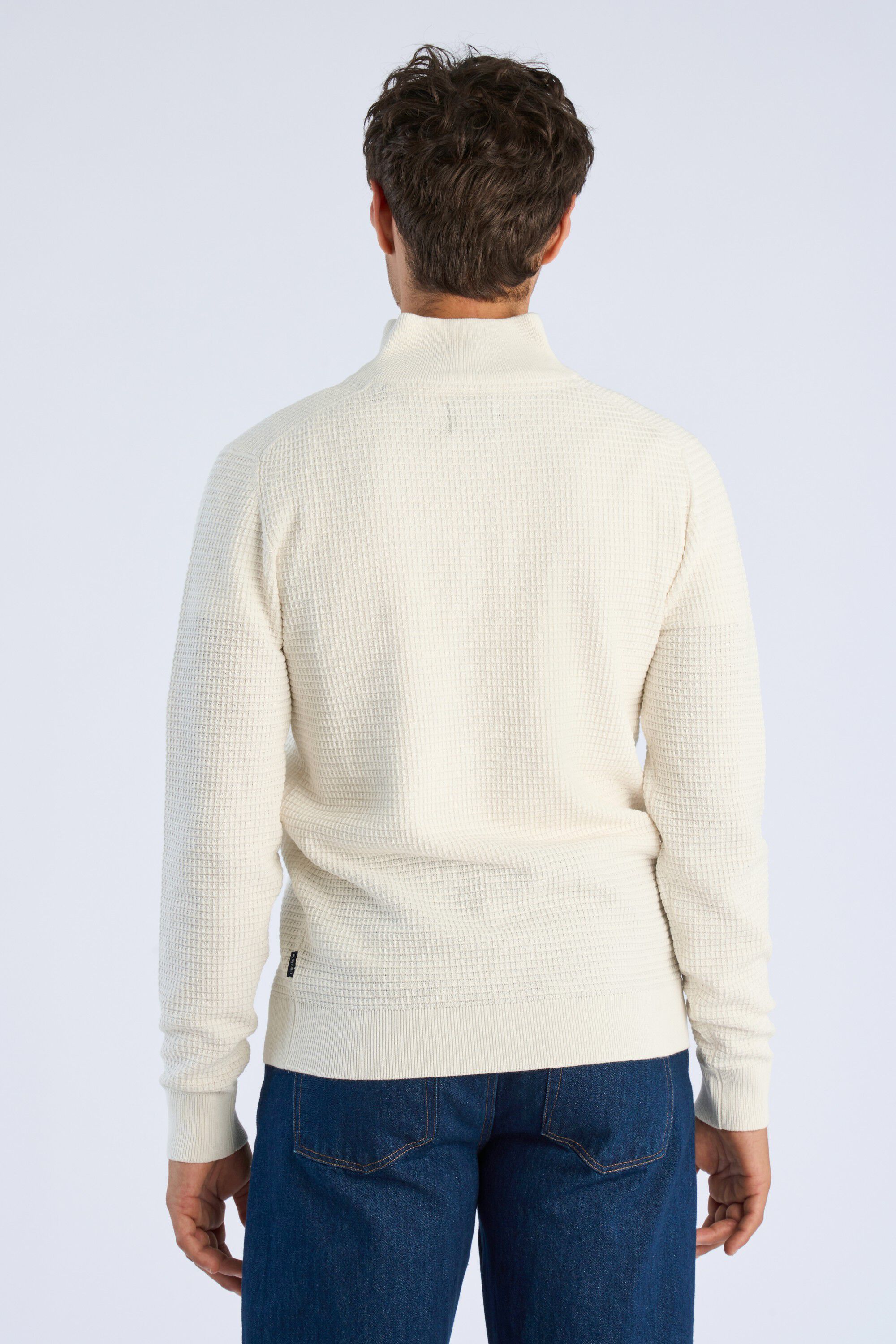 Structure half zip