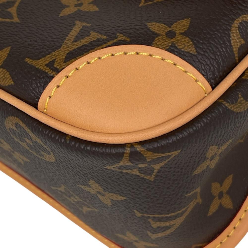 Louis Vuitton Shoulder Bags