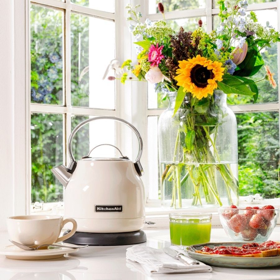 Vattenkokare cr&egrave;me 1,25 liter L22,6cm B17,8cm H26,