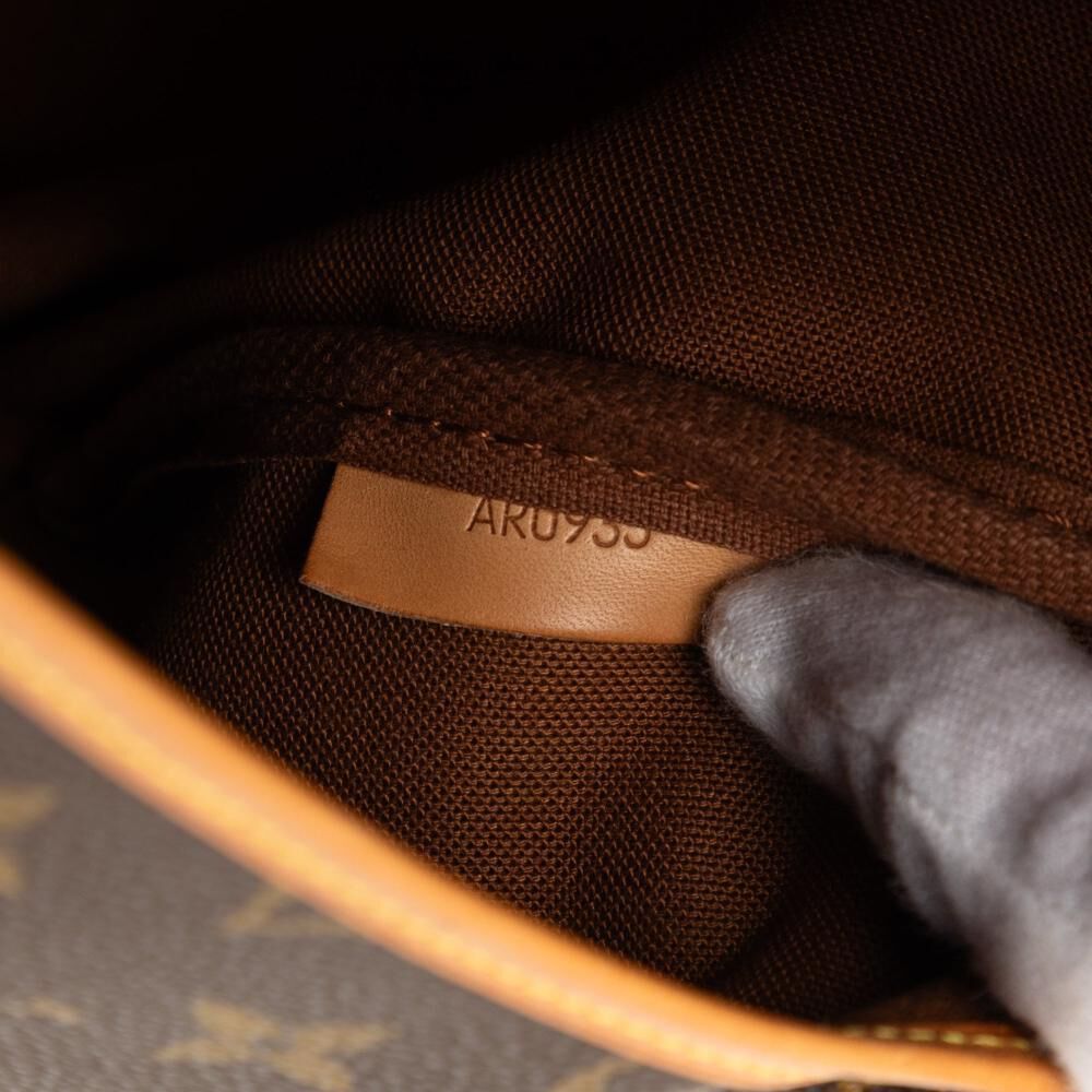 Louis Vuitton Saumur