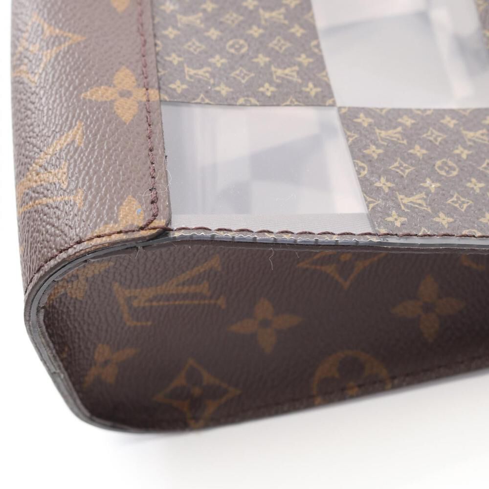 Louis Vuitton Clutch