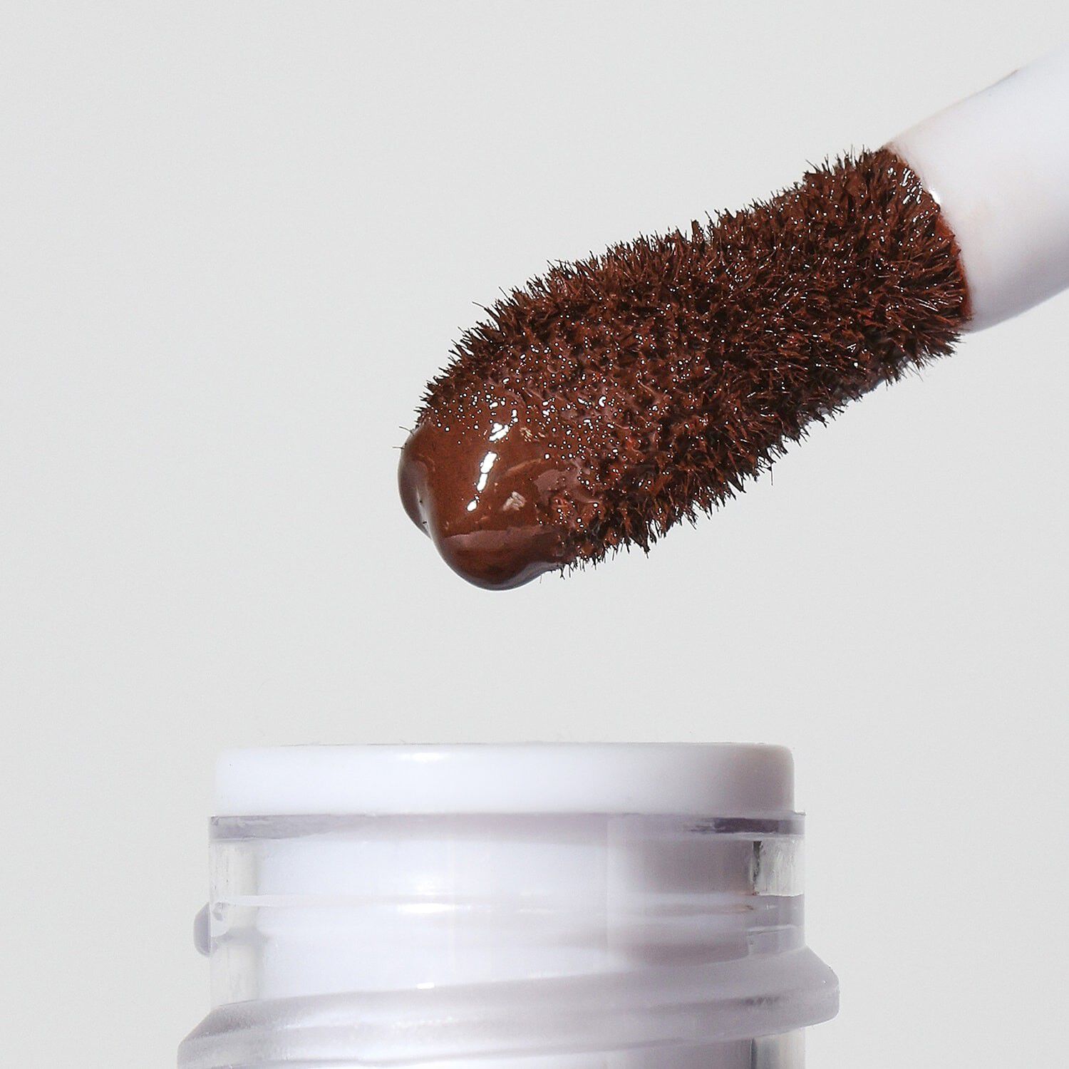 Concealer - &Aring;terfuktande och lystergivande, byggbar t&auml;ckning