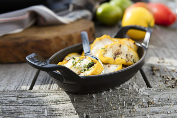 Ugnsform 15 Svart Oval Gjutjärn