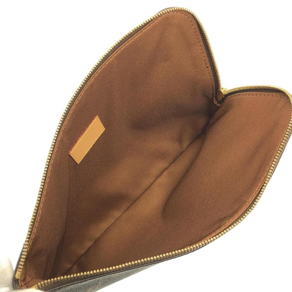 Louis Vuitton Clutch