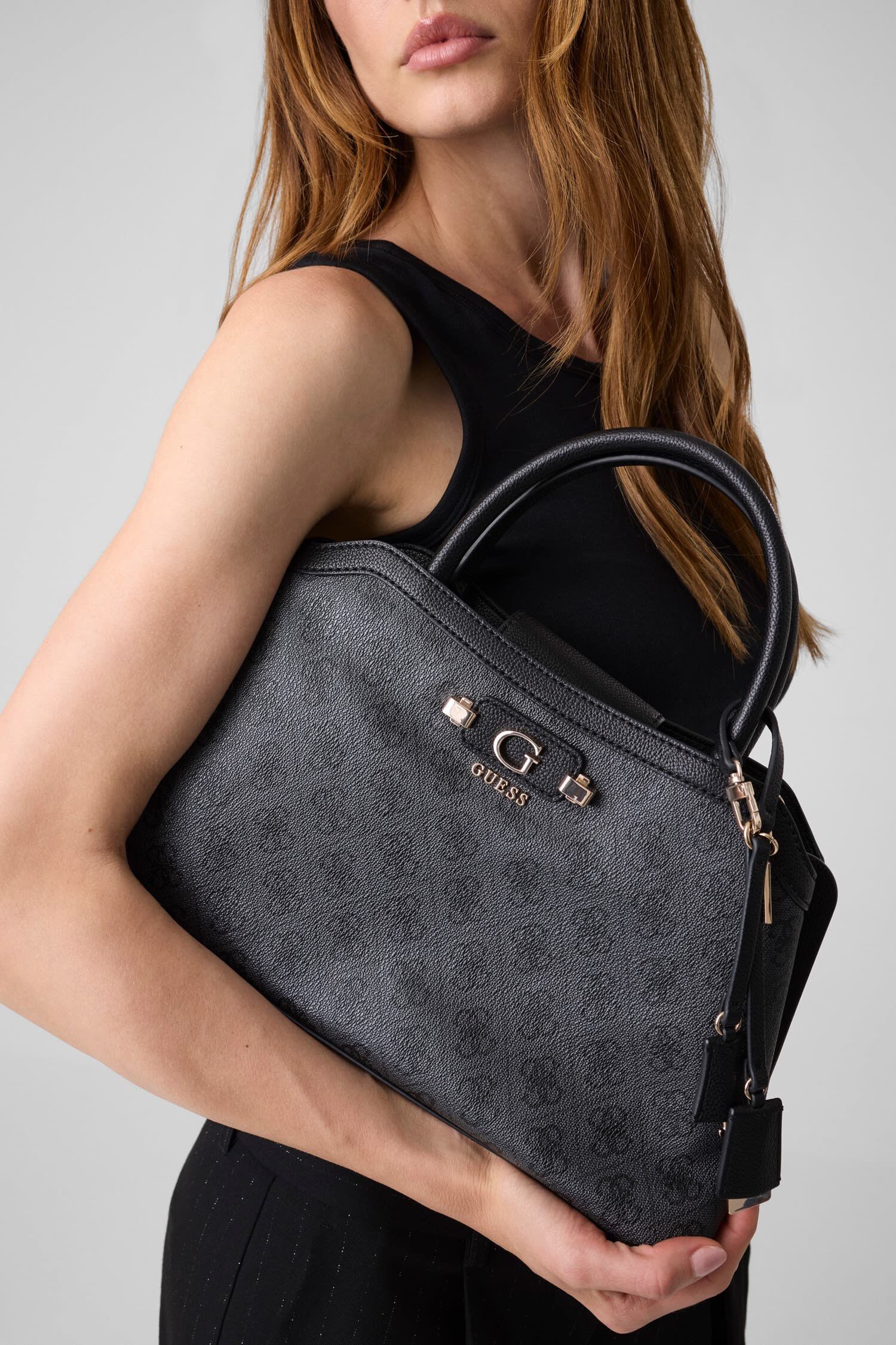 LINDSEY GIRLFRIEND SATCHEL
