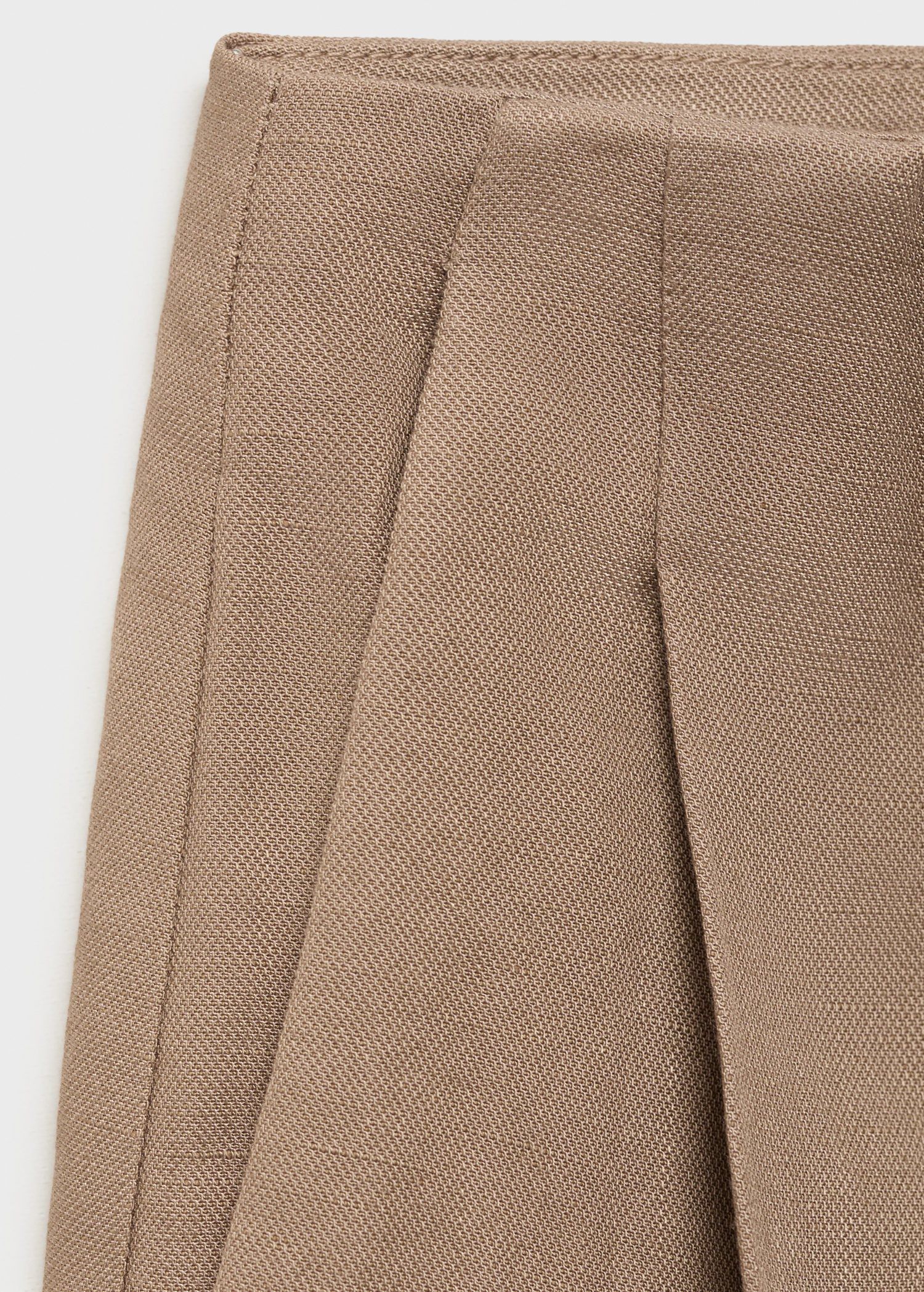 BERMUDA SHORTS. -- TERESA