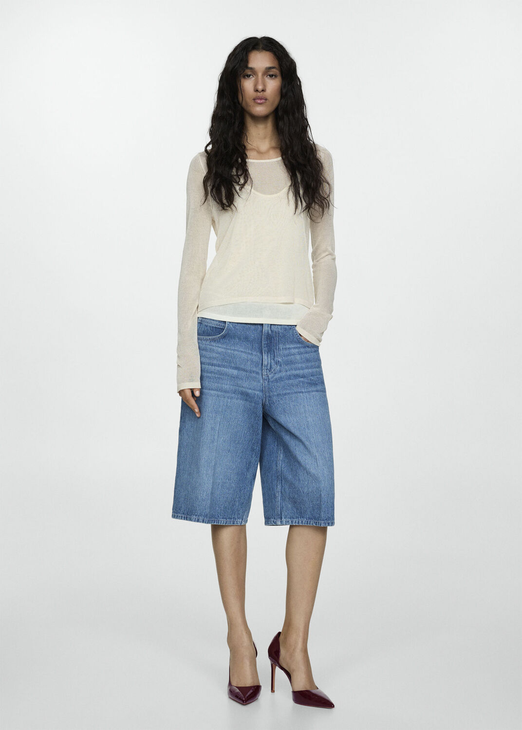 Asymmetrical heeled shoes