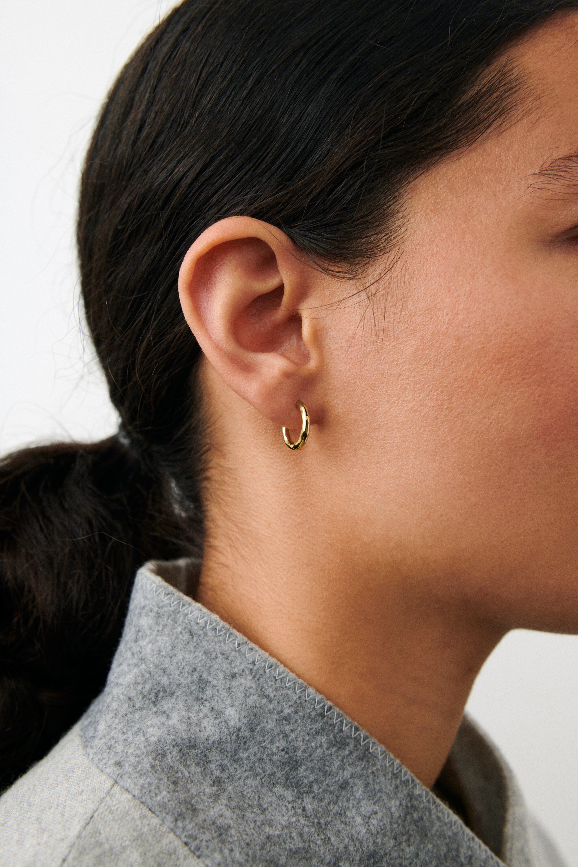 Small Spirit Huggies