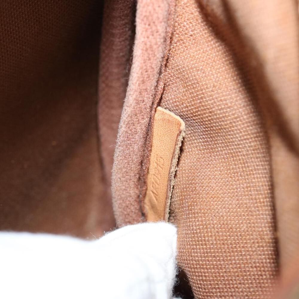 Louis Vuitton Saumur