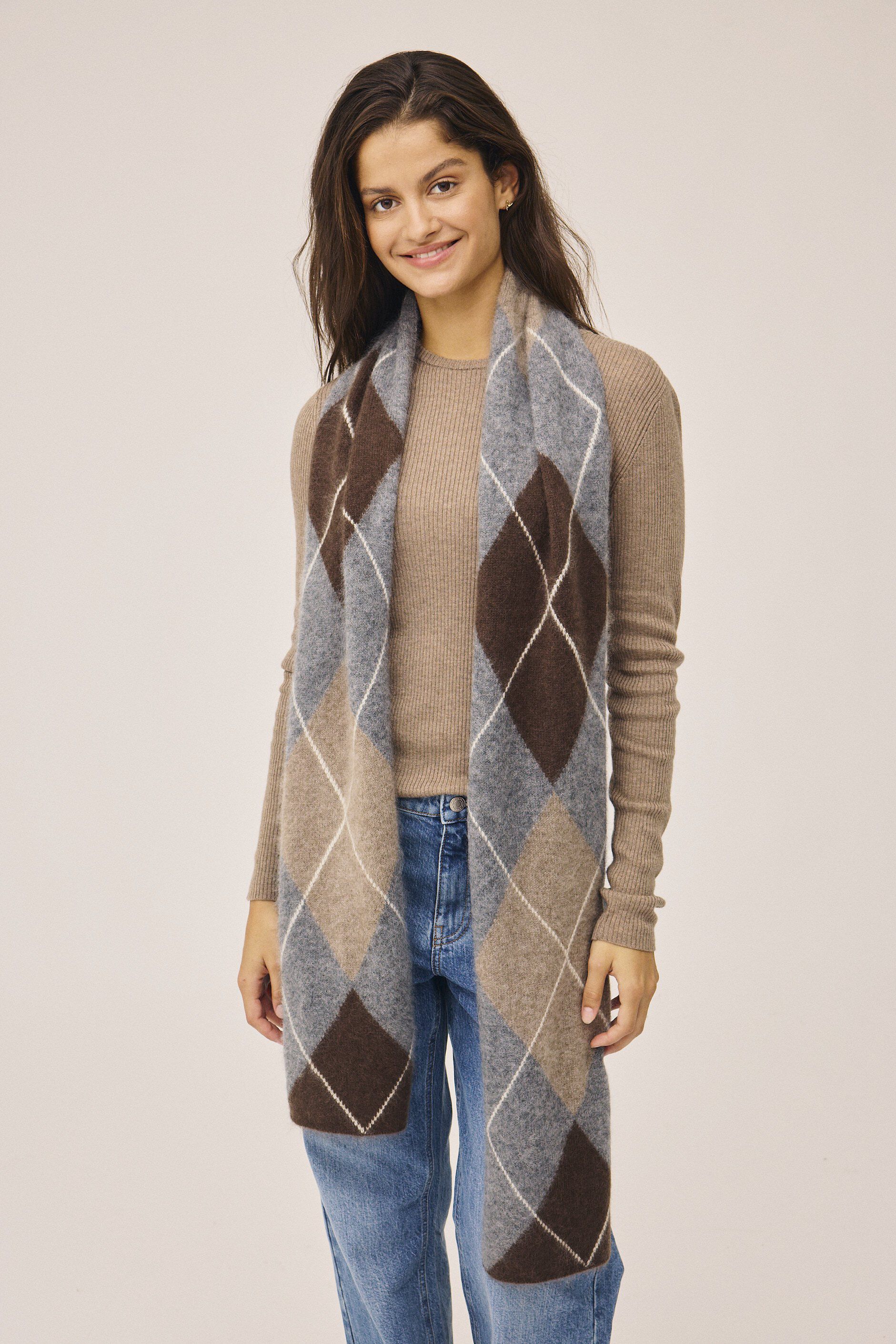 Kathy 7 - 100% Wool RWS