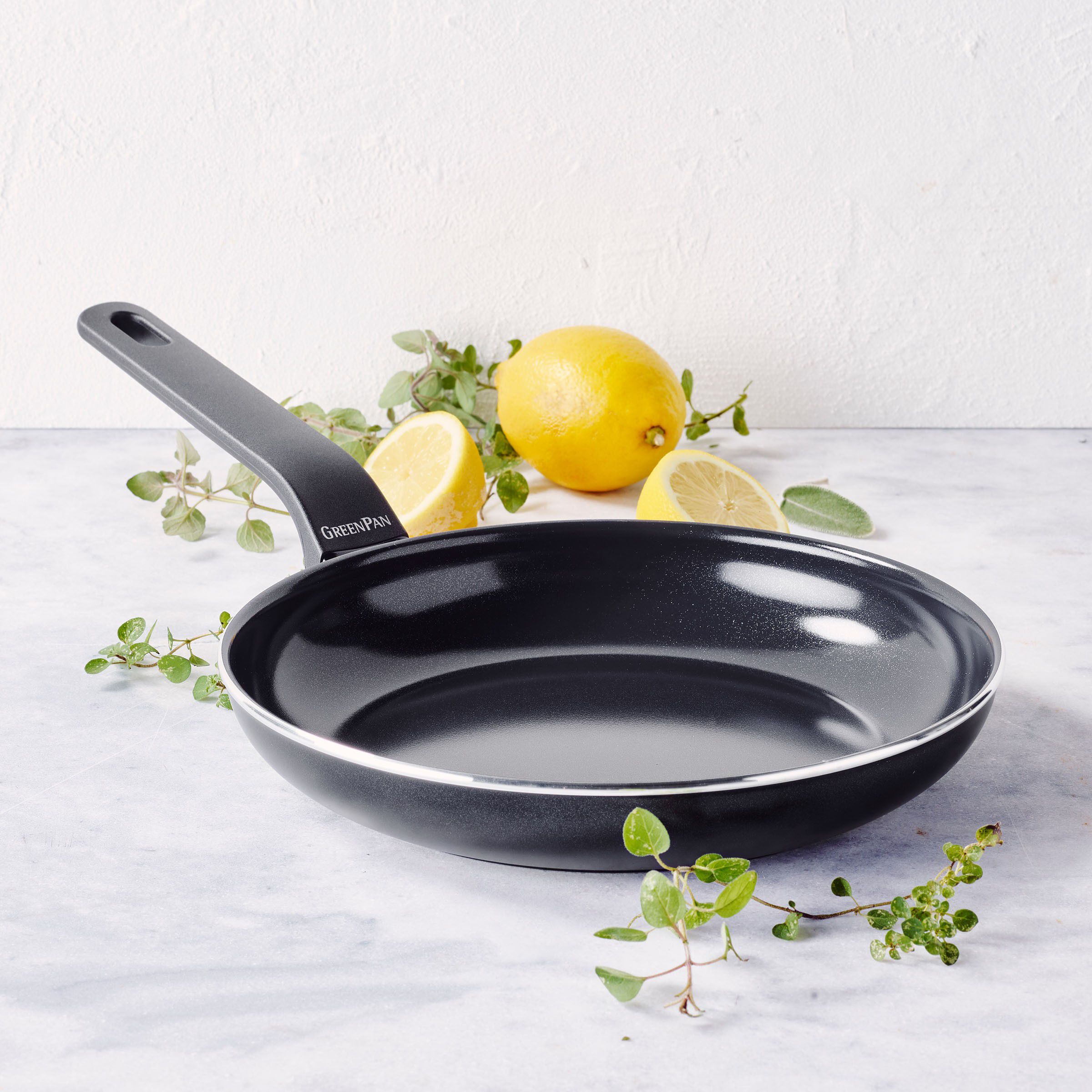 GP-ESSEN FBl Alu Perf-ind opn fry 24cm