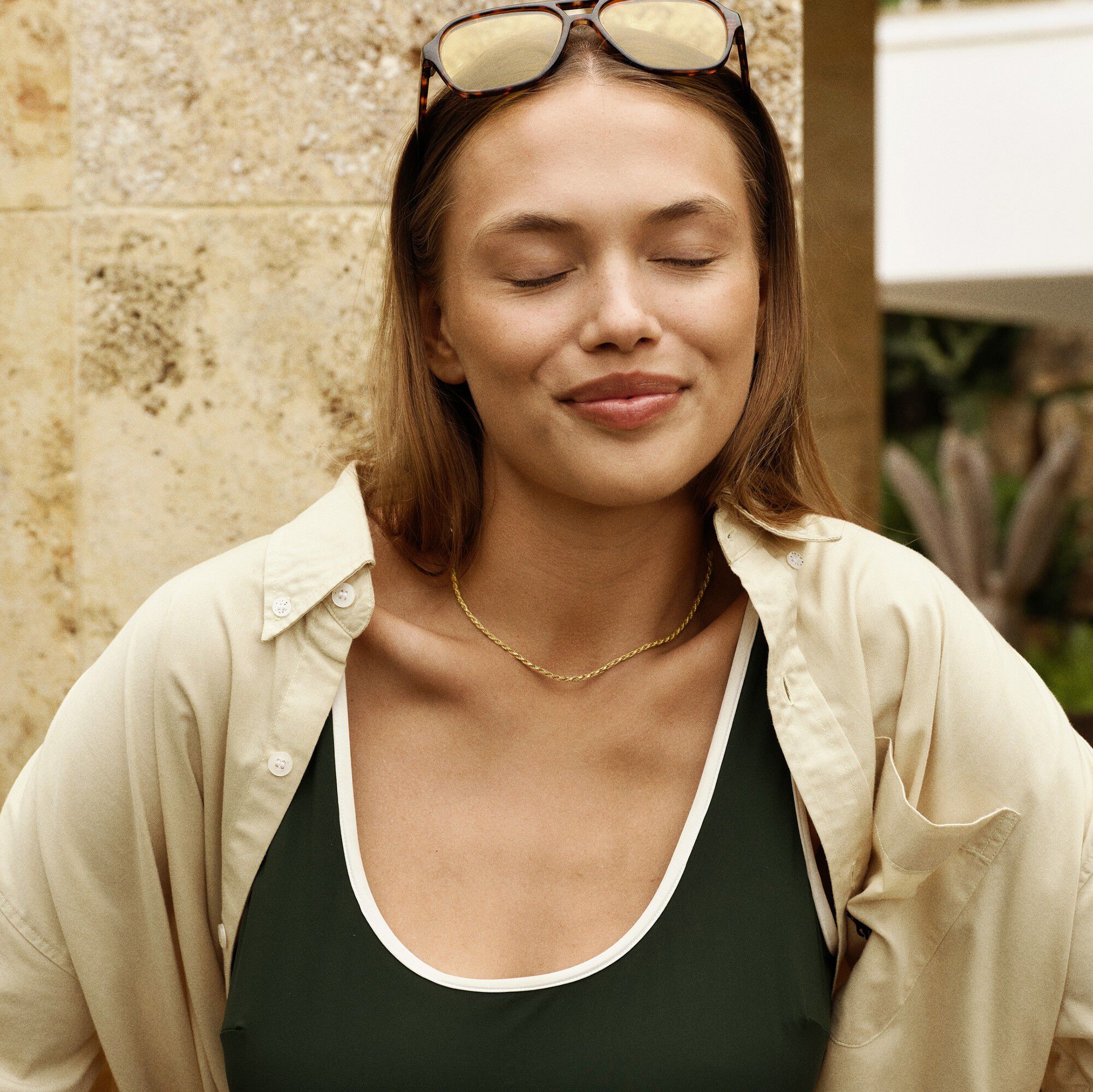 Large Twisted Sparkly Necklace