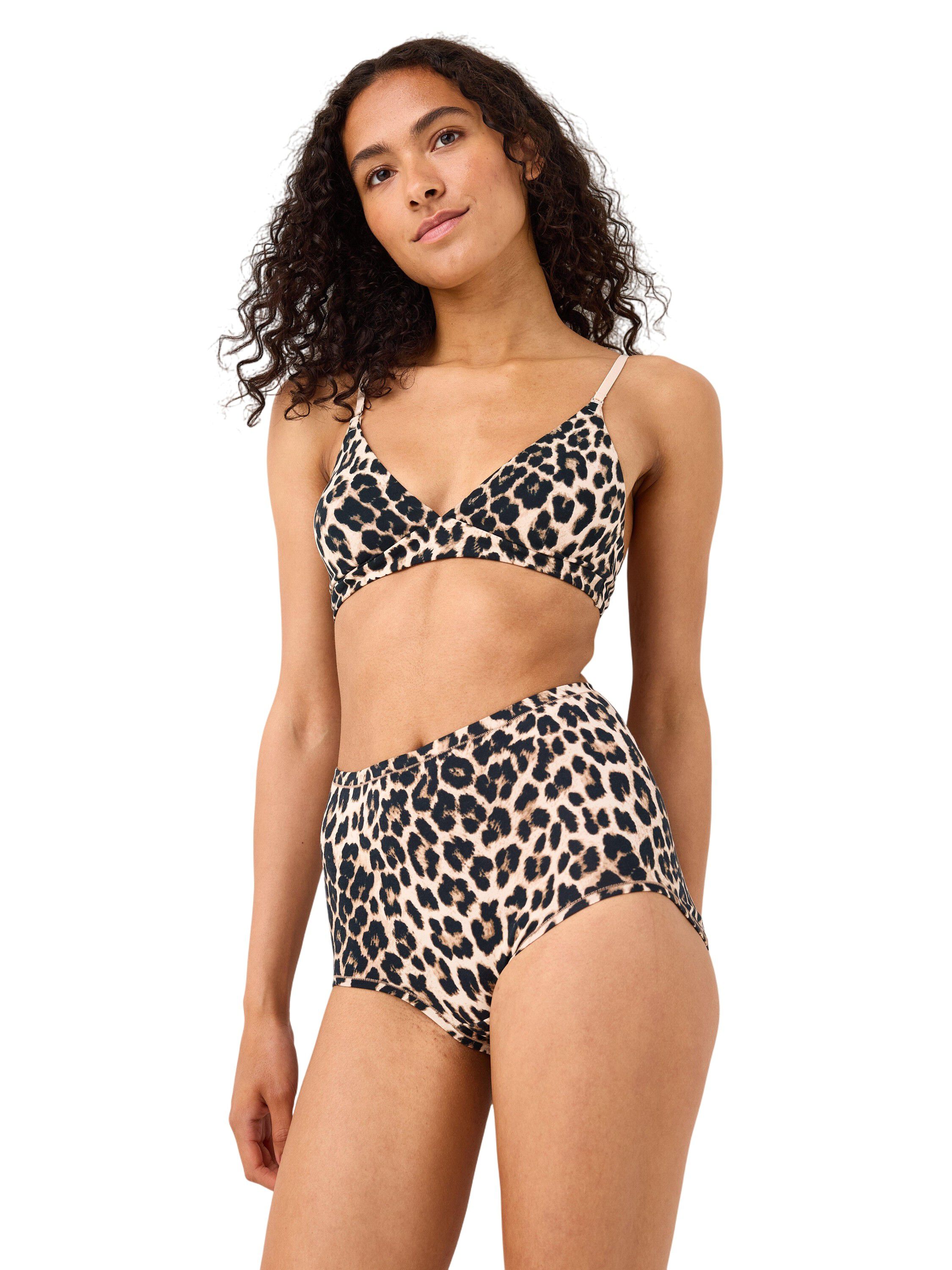 Mjuka, bekv&auml;ma trosor i bomullsbla