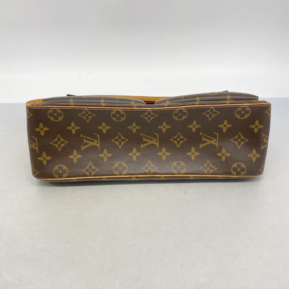 Louis Vuitton Shoulder Bags