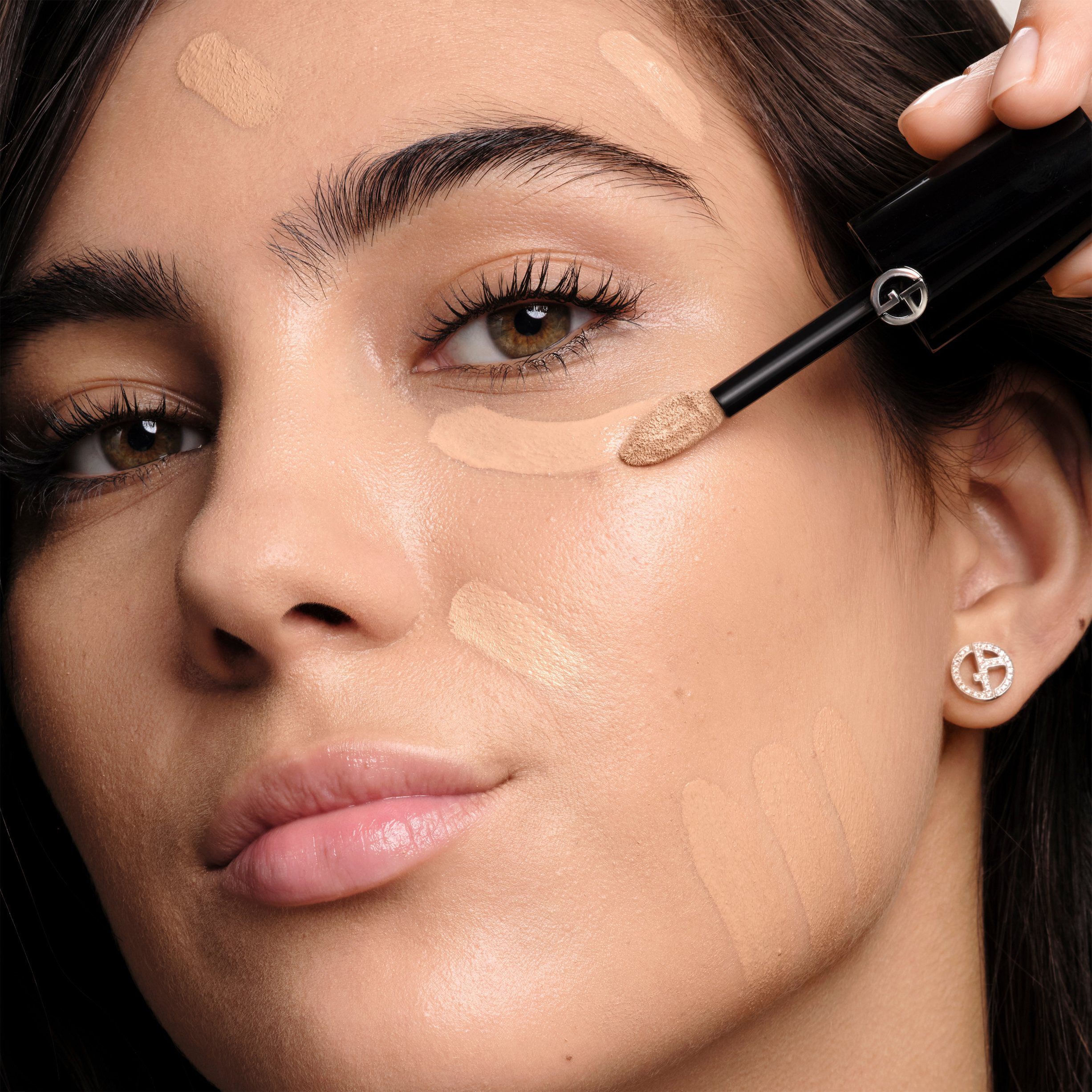 LUMINOUS SILK CONCEALER 5. 4 FG