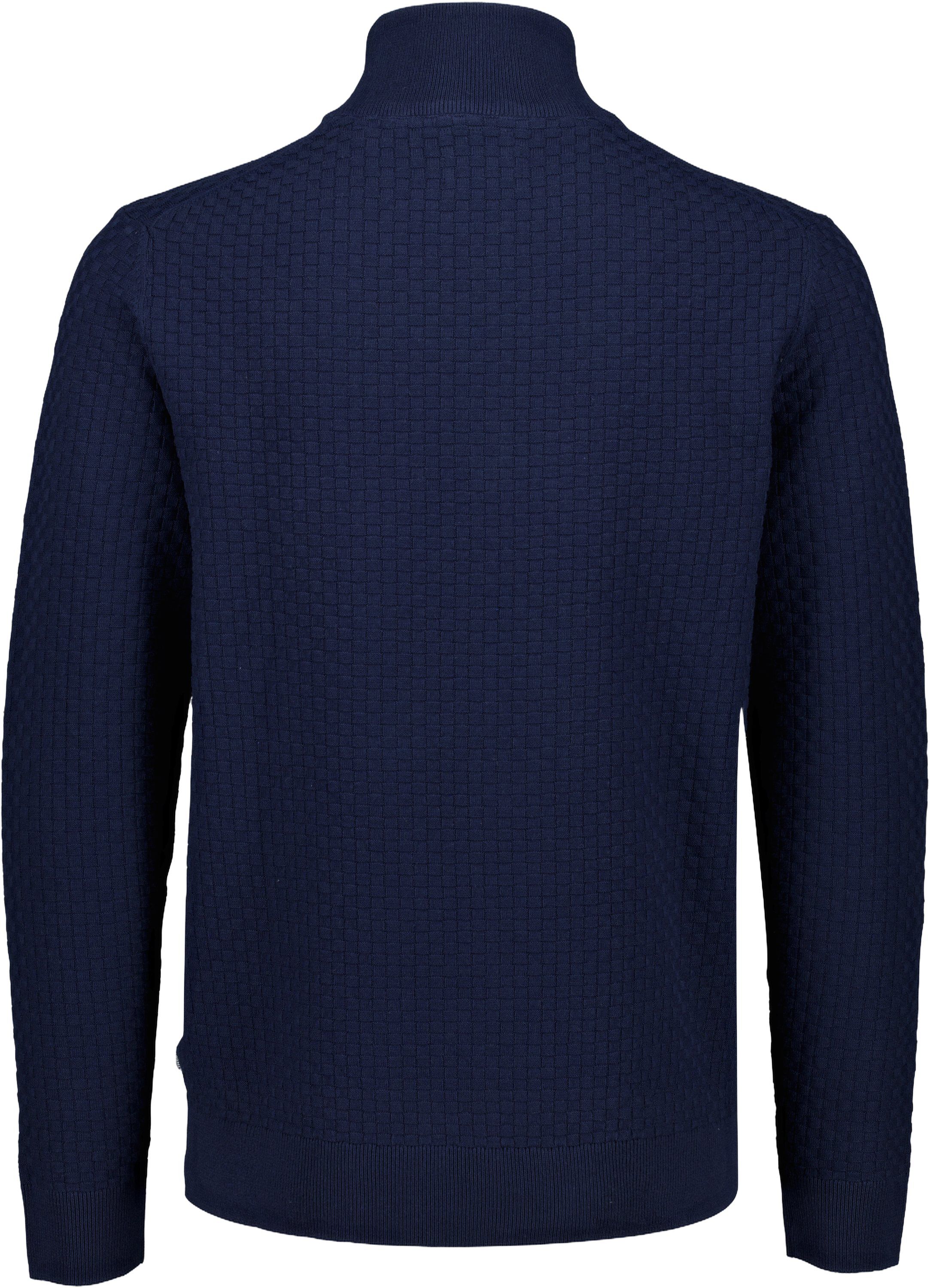 Structure half zip