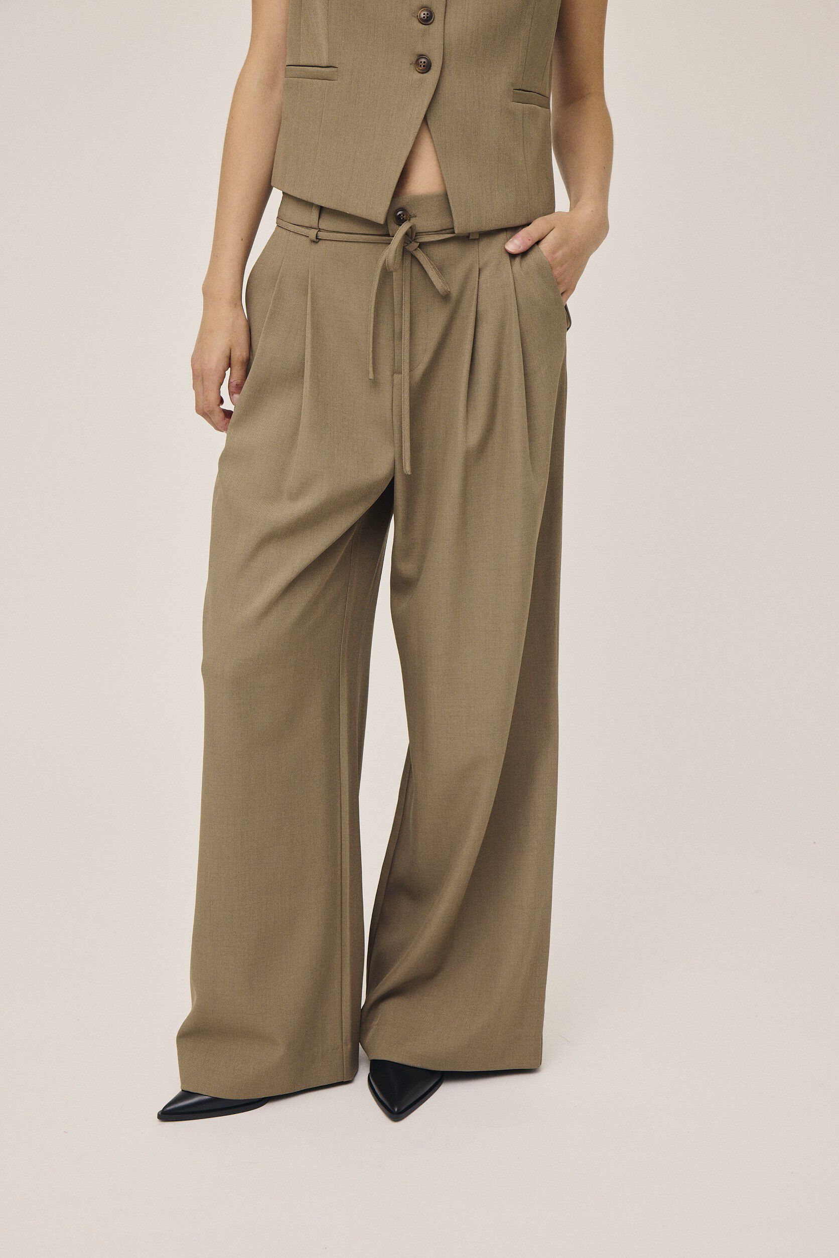 Gwen 4 Bukser med lige ben og bindeb&aring;nds detalje - GRS