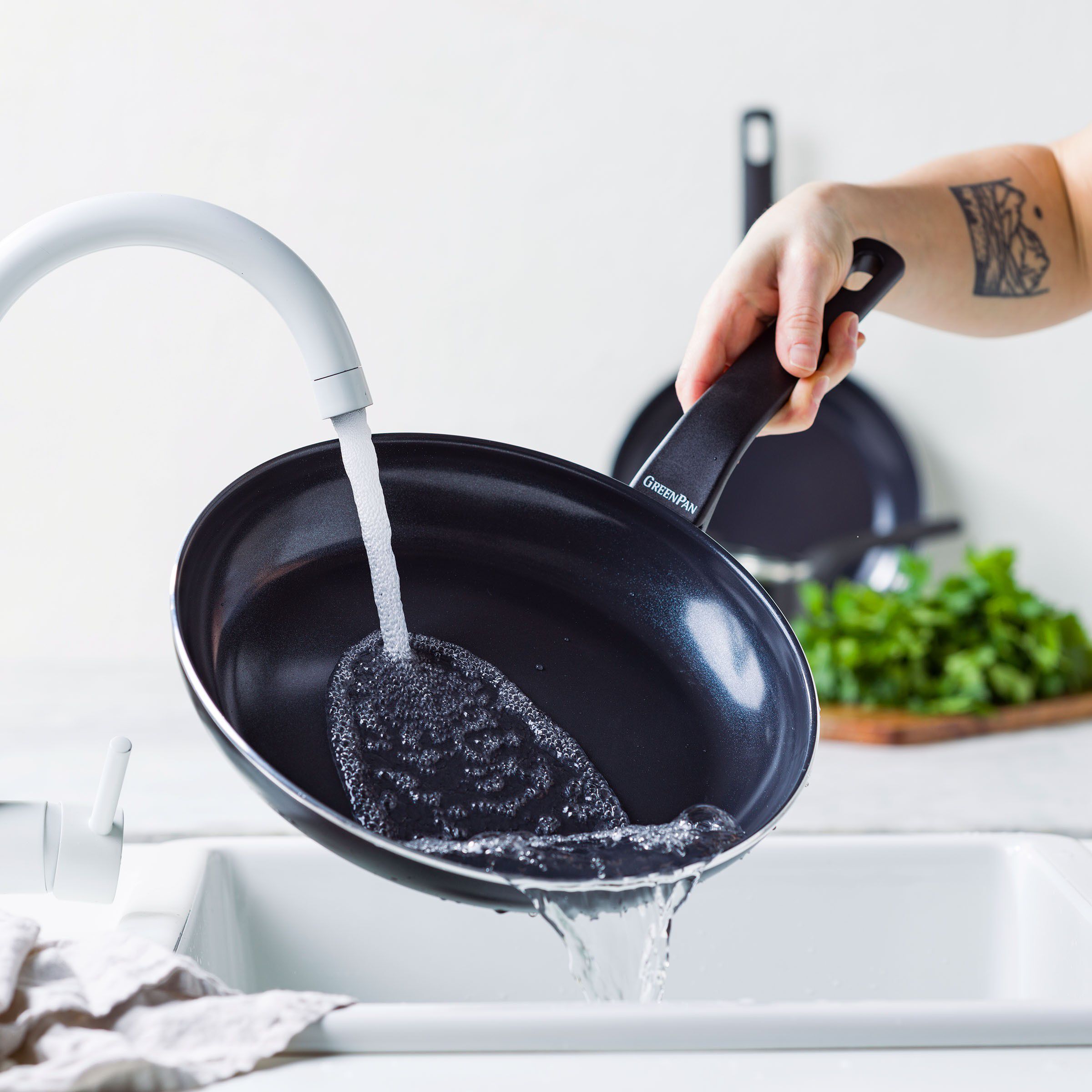 GP-ESSEN FBl Alu Perf-ind opn saucep+2SP 16cm/1. 58L