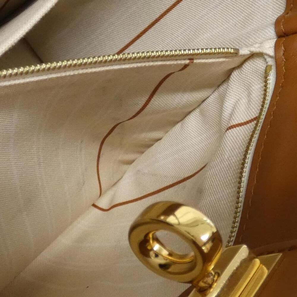 Louis Vuitton On My Side