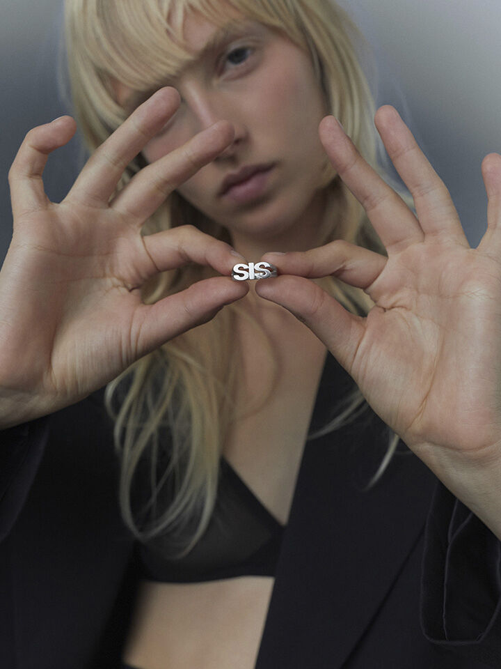 Sis Ring