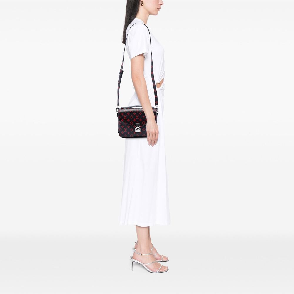 Louis Vuitton Pochette M&eacute;tis