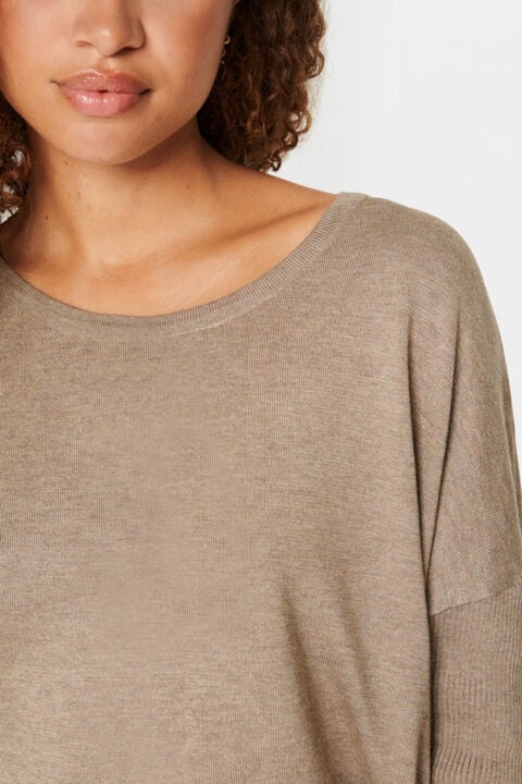 A2561, MilaSZ R-Neck Pullover