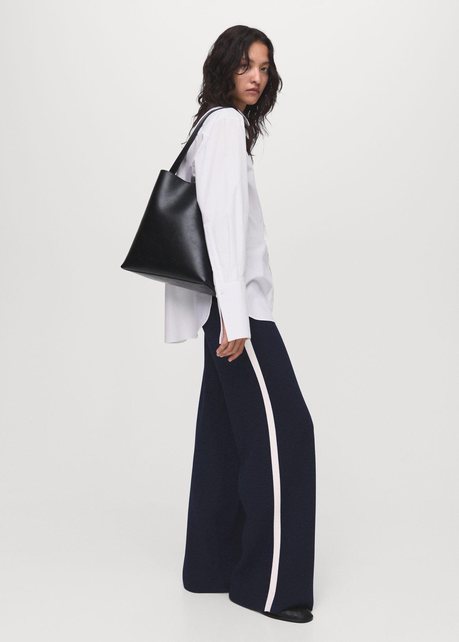 Fine-knit straight-fit trousers