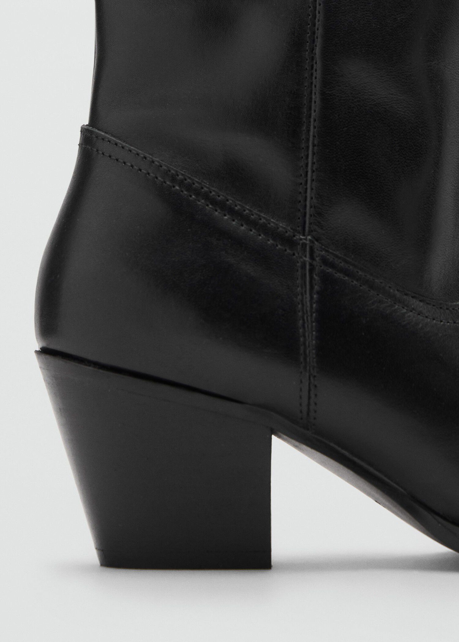 Heel leather boot