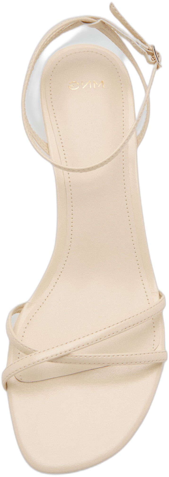 Criss-cross straps sandals