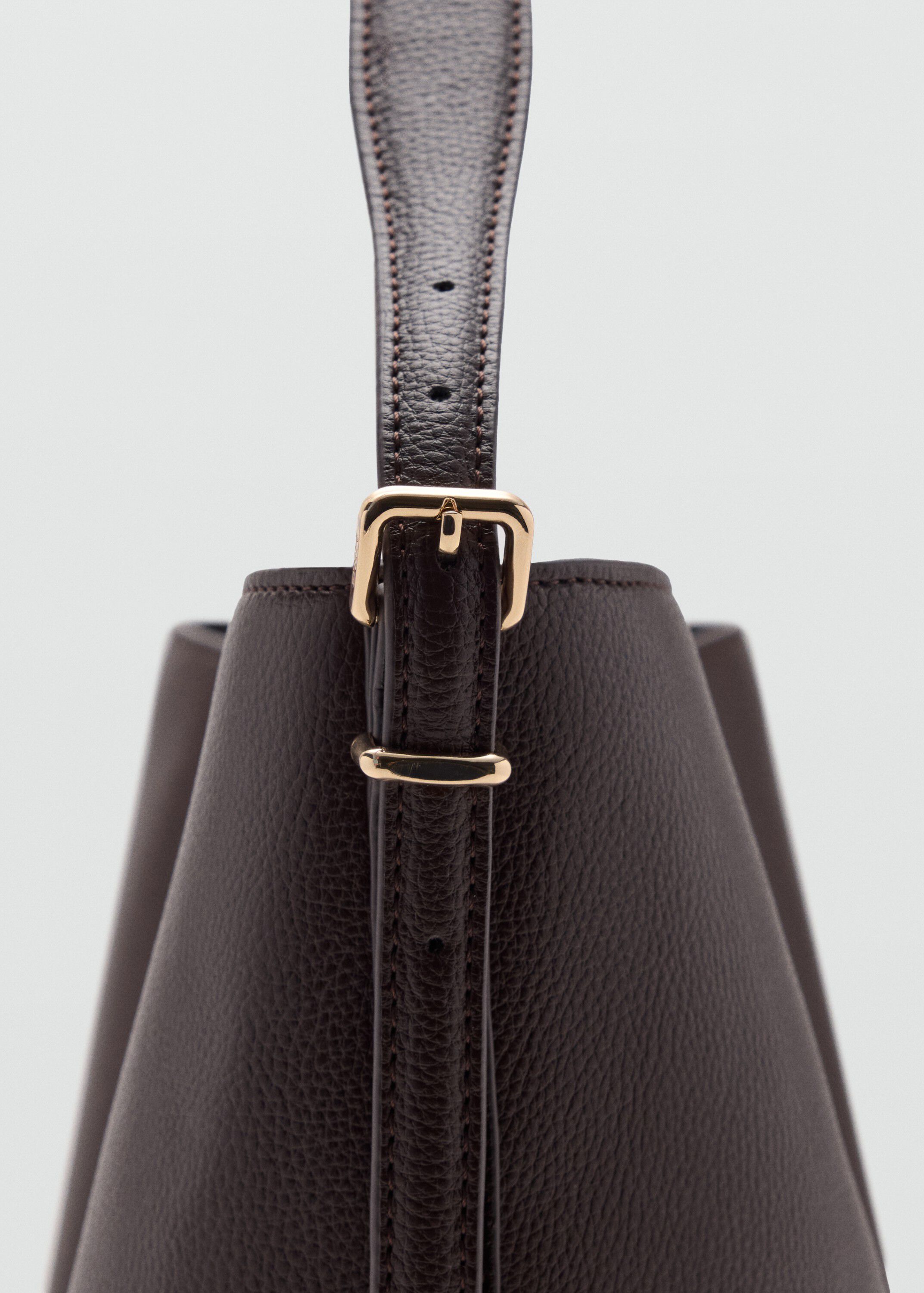 Bucket bag with buckle