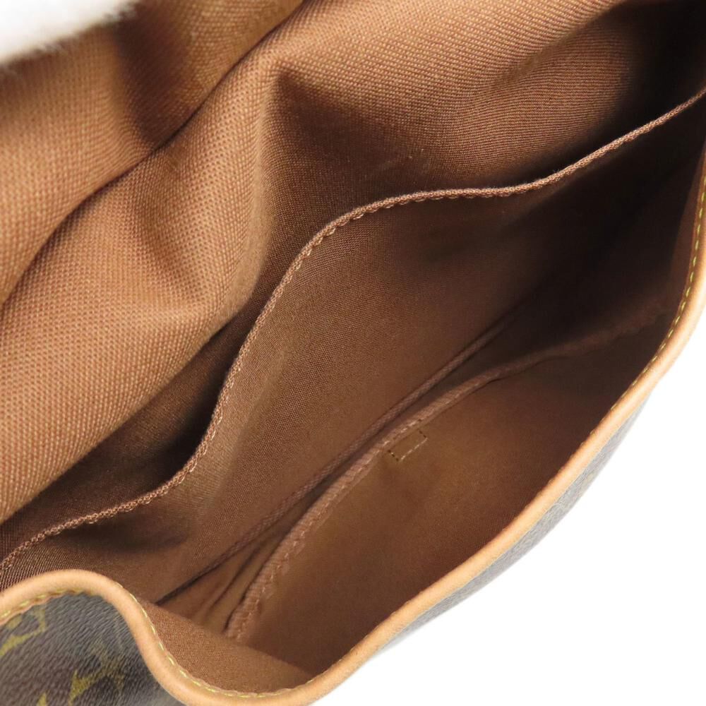 Louis Vuitton Saumur