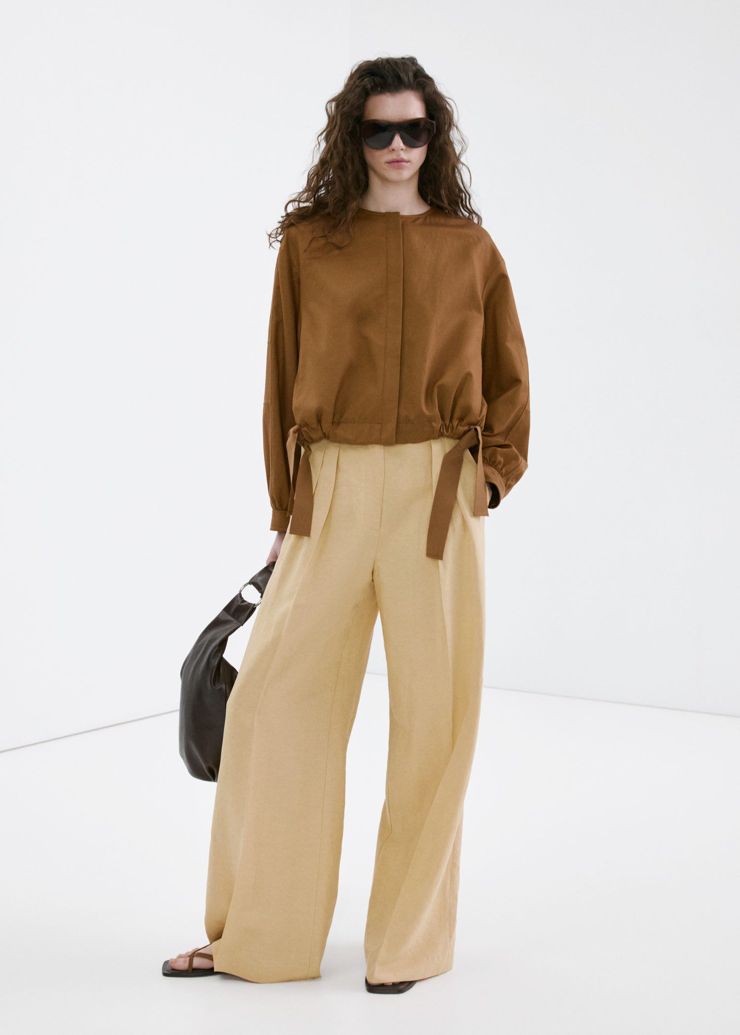 Straight mid-rise trousers