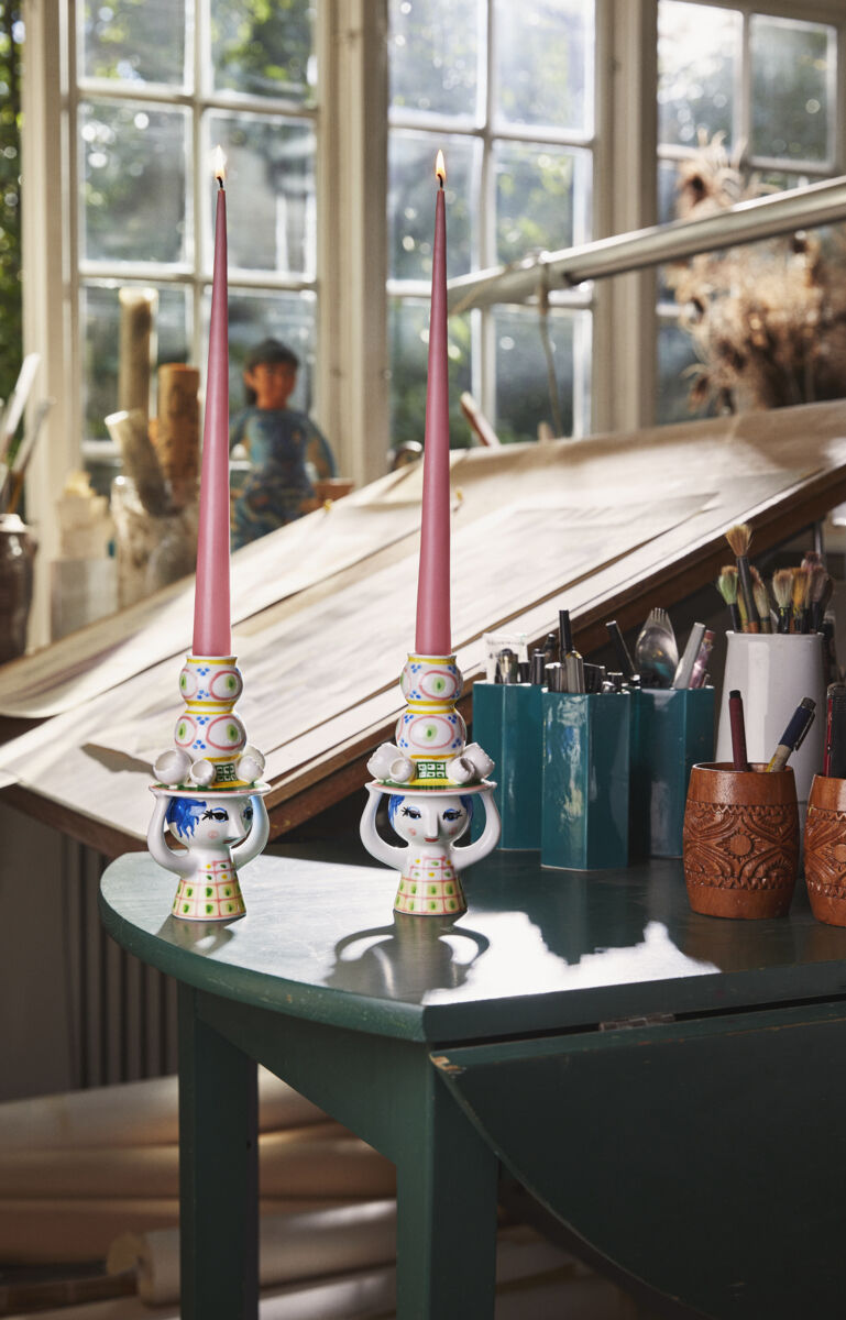 Lady with hat Lysestage H16 cm pink