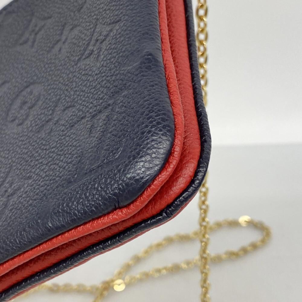 Louis Vuitton Shoulder Bags