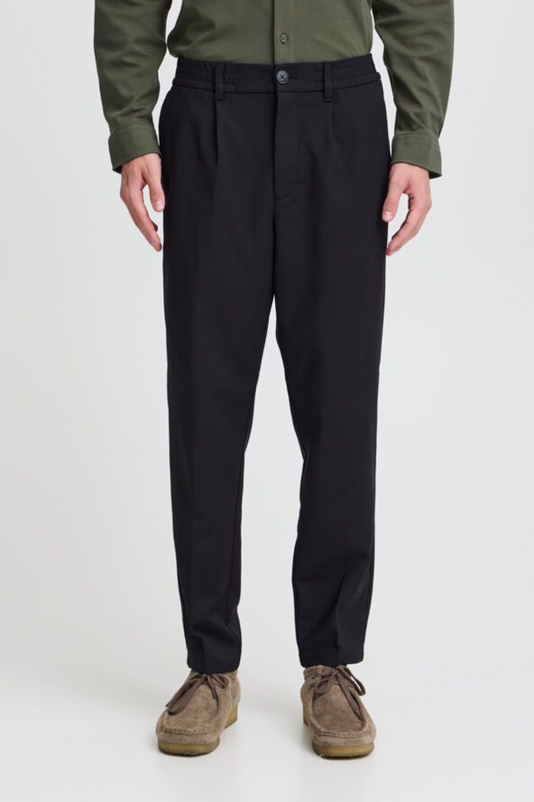 CFMARC performance pants with pleat